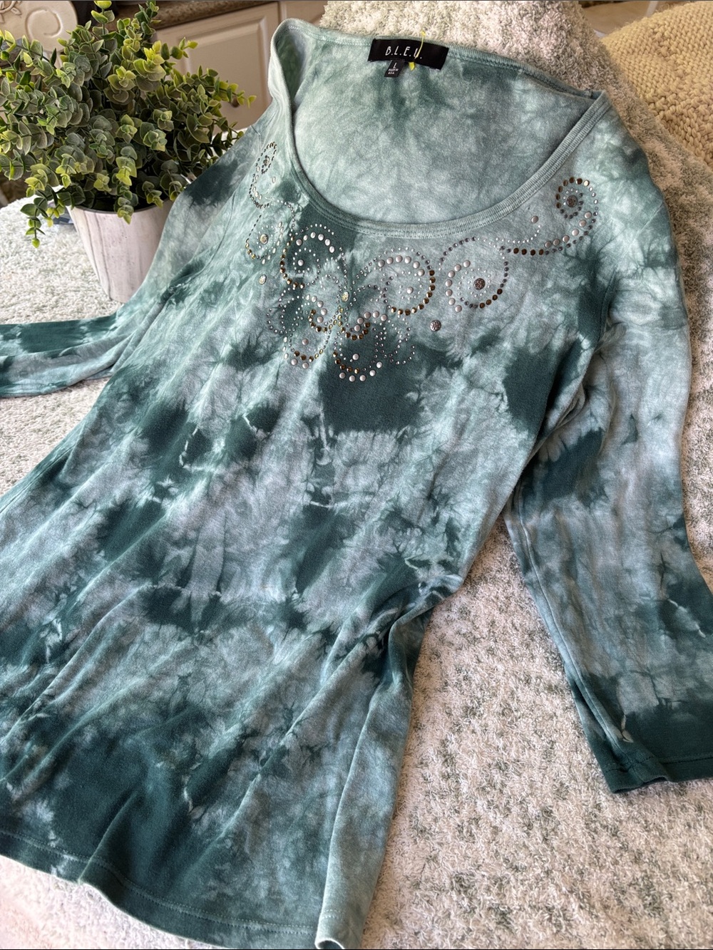 B.L.E.U. Women's Teal Tie-Dye Long Sleeve Top w/ Rhinestone Swirl RS Large